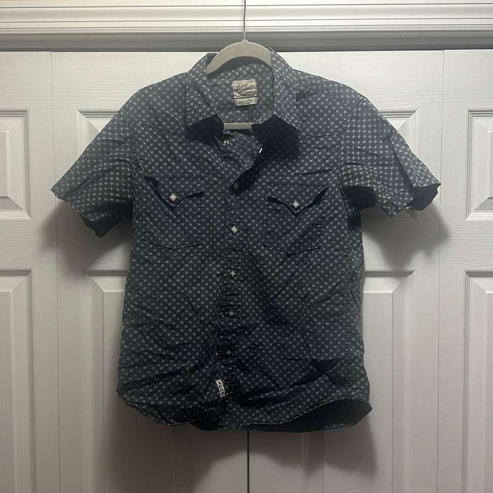 Lucky Brand Short Sleeve Button Up Snap Size Medium.